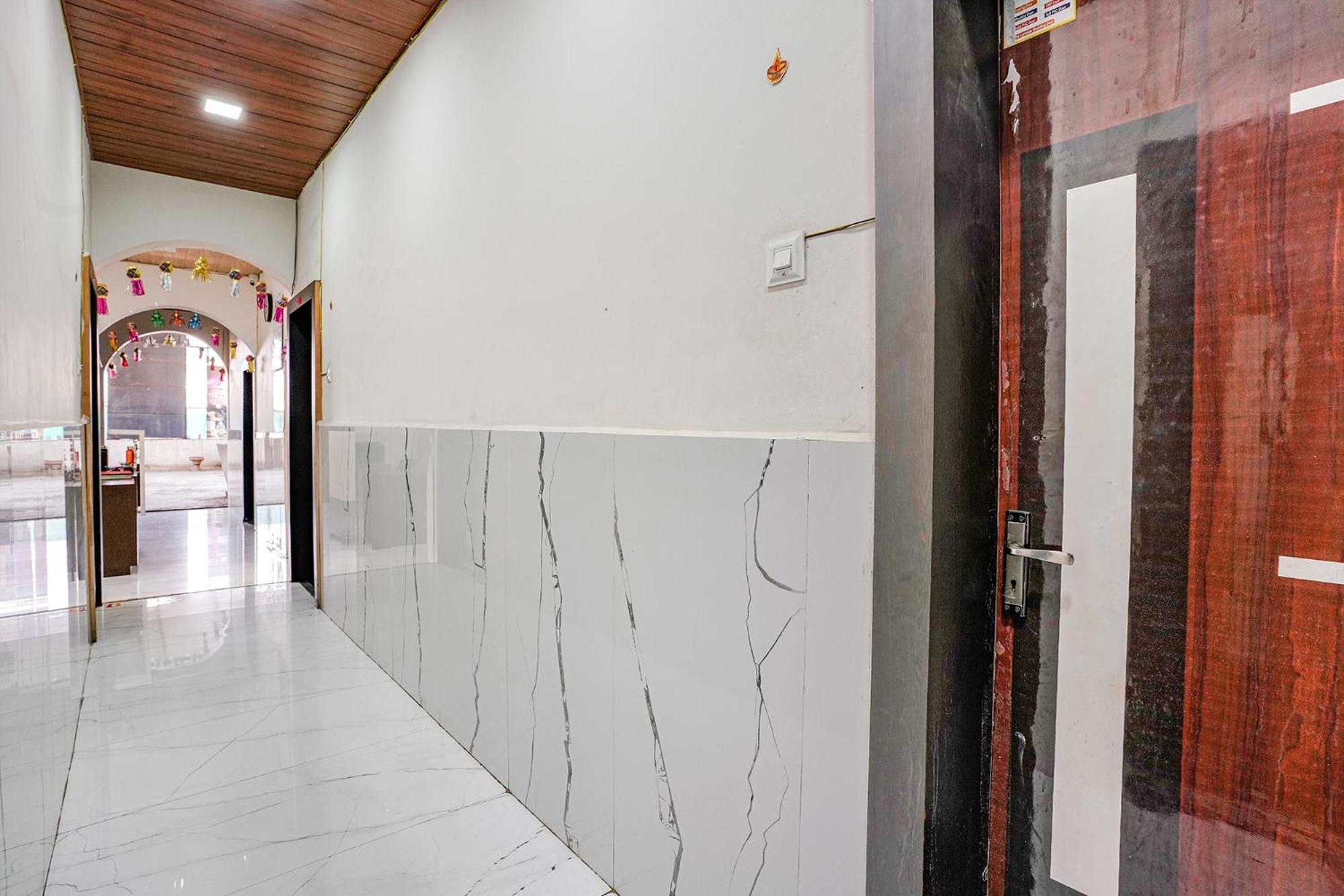 Fabexpress Sai Lodging I - Nr Nashik Railway Station 외부 사진
