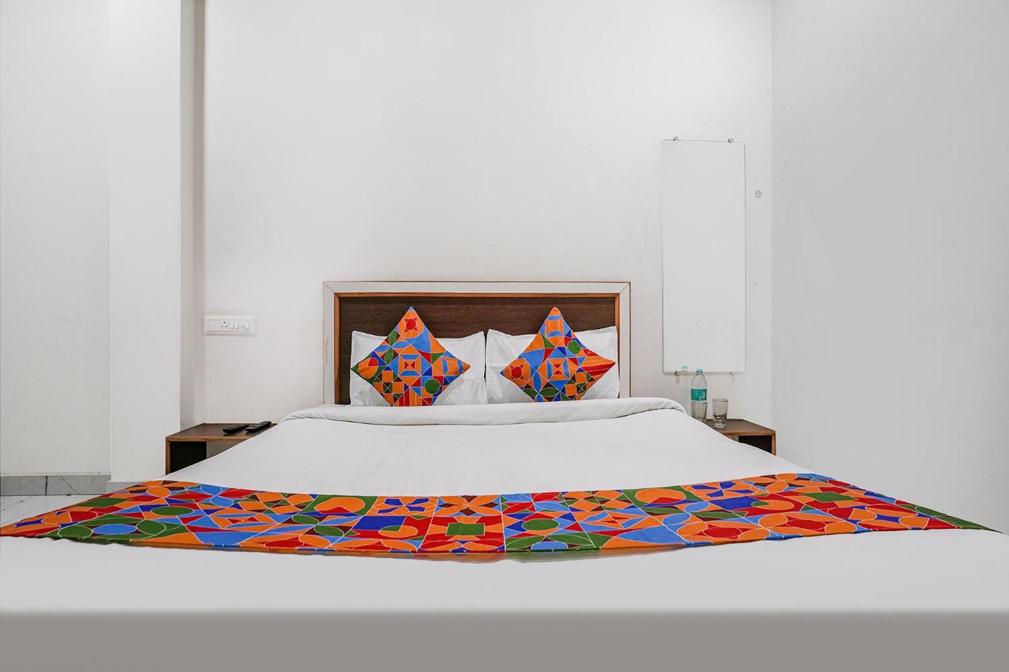 Fabexpress Sai Lodging I - Nr Nashik Railway Station 외부 사진