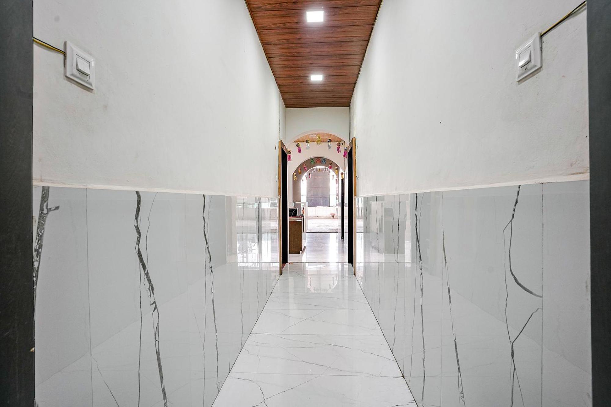 Fabexpress Sai Lodging I - Nr Nashik Railway Station 외부 사진