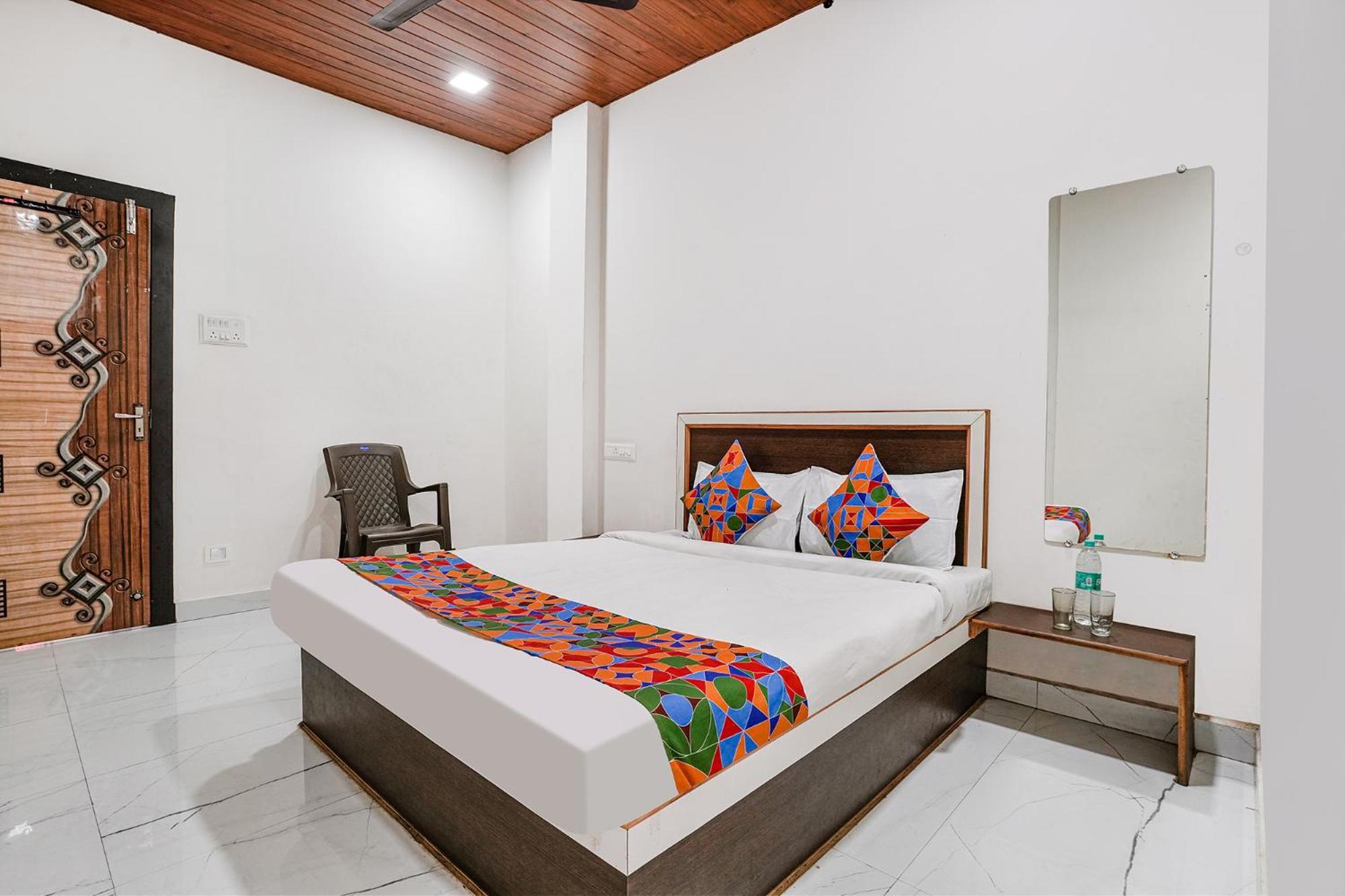 Fabexpress Sai Lodging I - Nr Nashik Railway Station 외부 사진