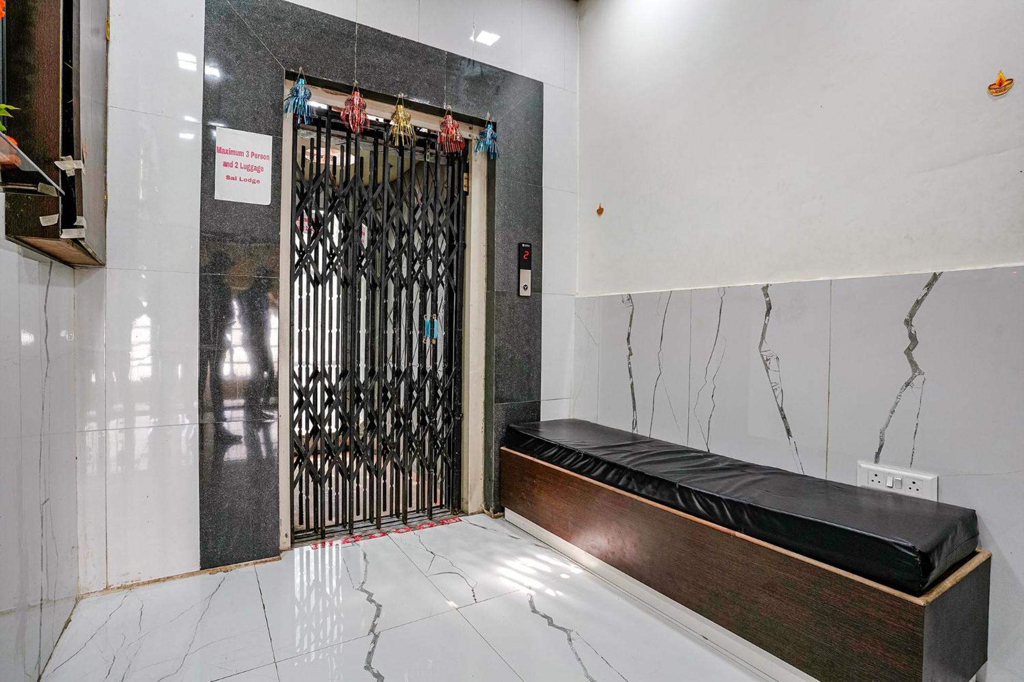 Fabexpress Sai Lodging I - Nr Nashik Railway Station 외부 사진